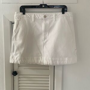 Lee Heritage Workwear White Jean High Rise Mini Cargo Skirt
Sz 12M